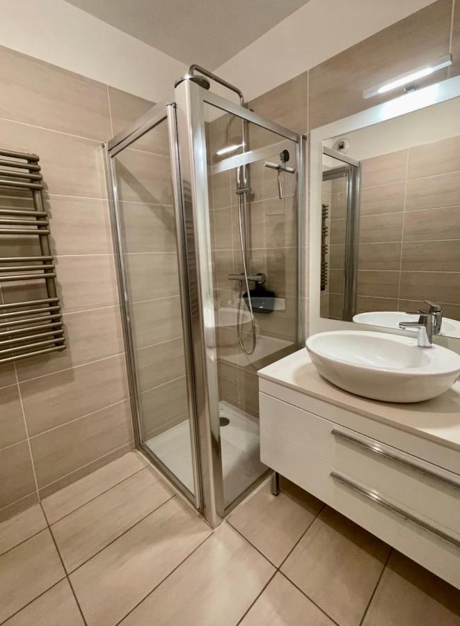 Oxford 1 Bedroom Apartment In A Brand New Building With A Pool Cannes Exterior photo